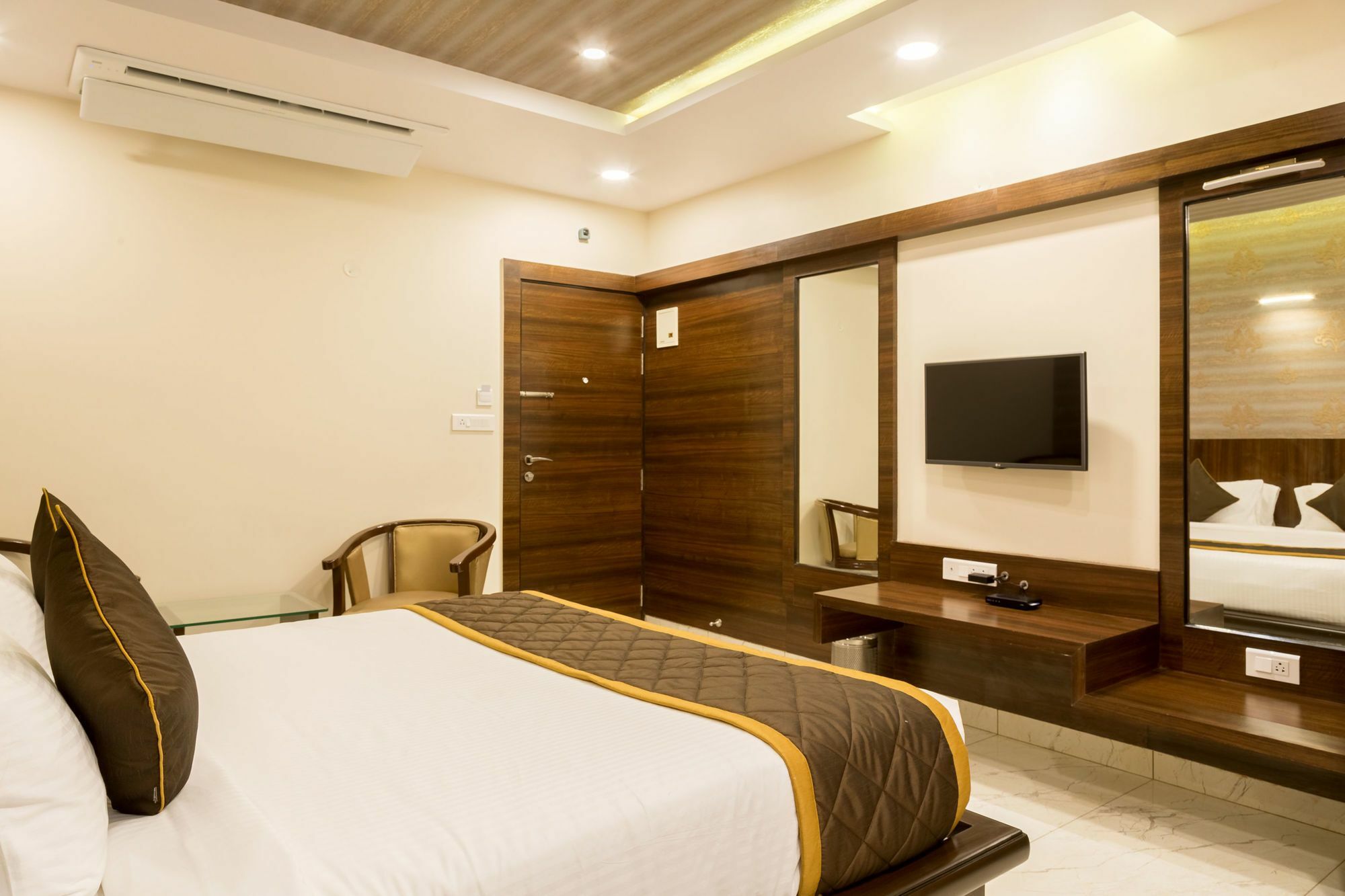 Oyo 9249 Jk Residency Hotel Bangalore Buitenkant foto